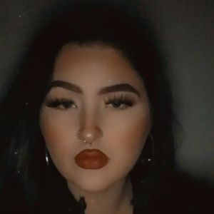 Meet your Posher, Abigail